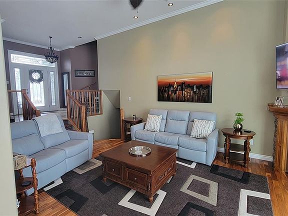 5th image of 408 5th St E