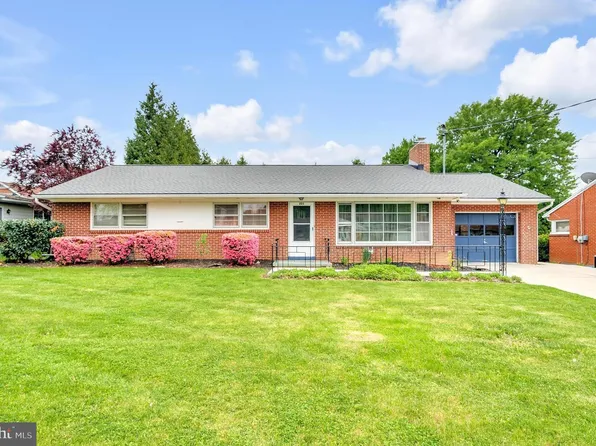 221 McKinley Ave, Hanover, PA 17331