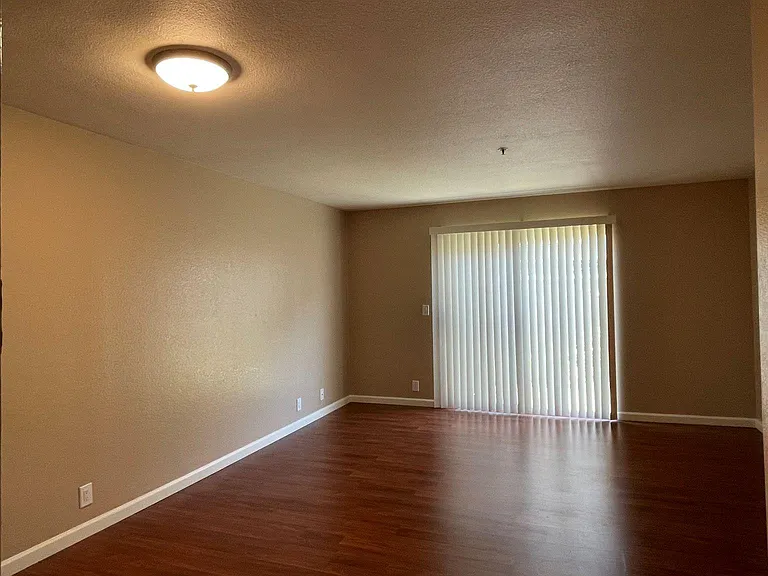 36875 Sycamore St — Photo 7