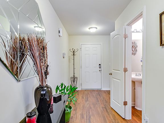 4th image of 1116 Langston Dr