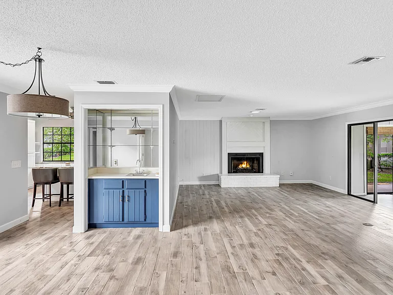 121 Prestwick Cir — Photo 10