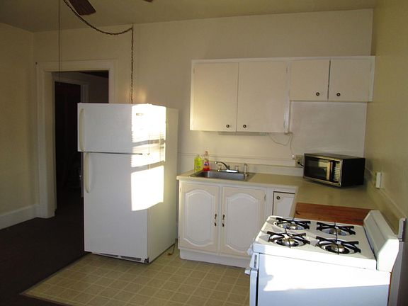 4th image of 1109 Pennsylvania Ave E Unit 3