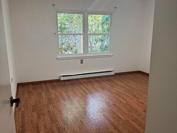 5th image of 500A Thornbury Court