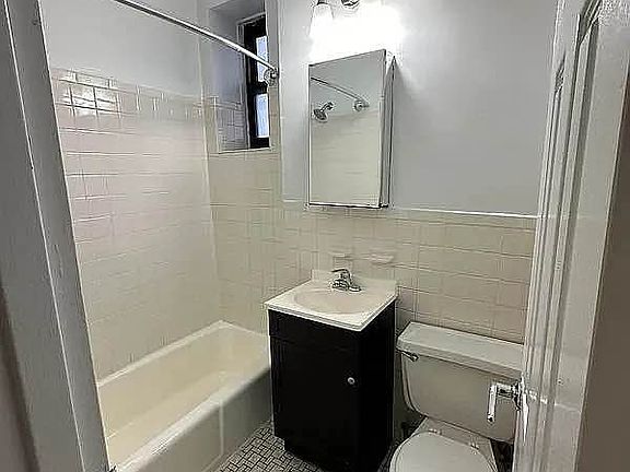 4th image of 438 E 89th St APT 4B