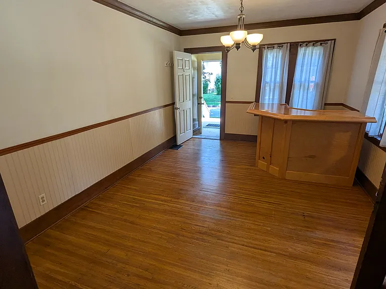 212-214 Marion St #1 — Photo 10