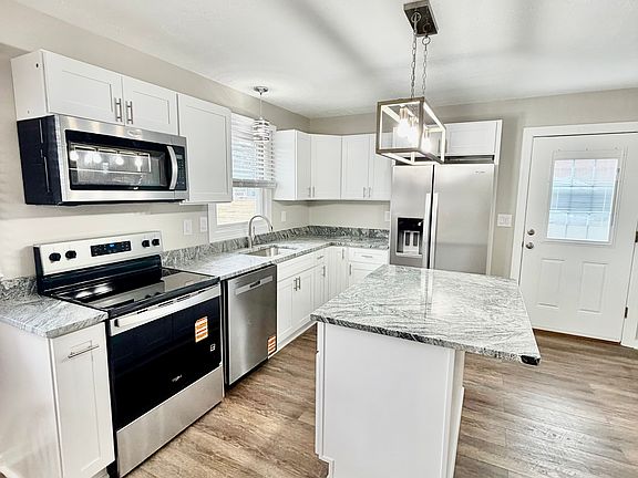 4th image of 28 Amandas Way