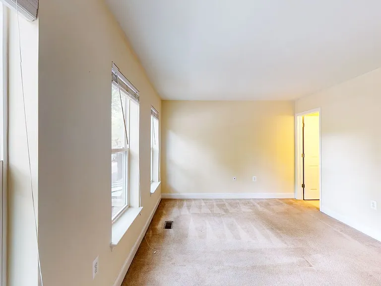 720 Barnes St NE — Photo 47