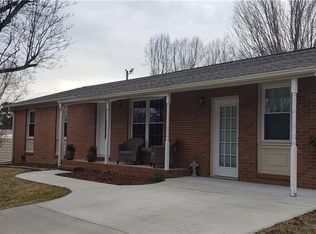 1528 Pittman St, Mount Airy, NC 27030