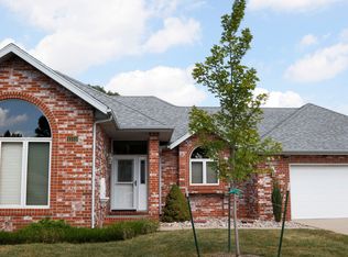 1151 W Camino Alto St, Springfield, MO 65810