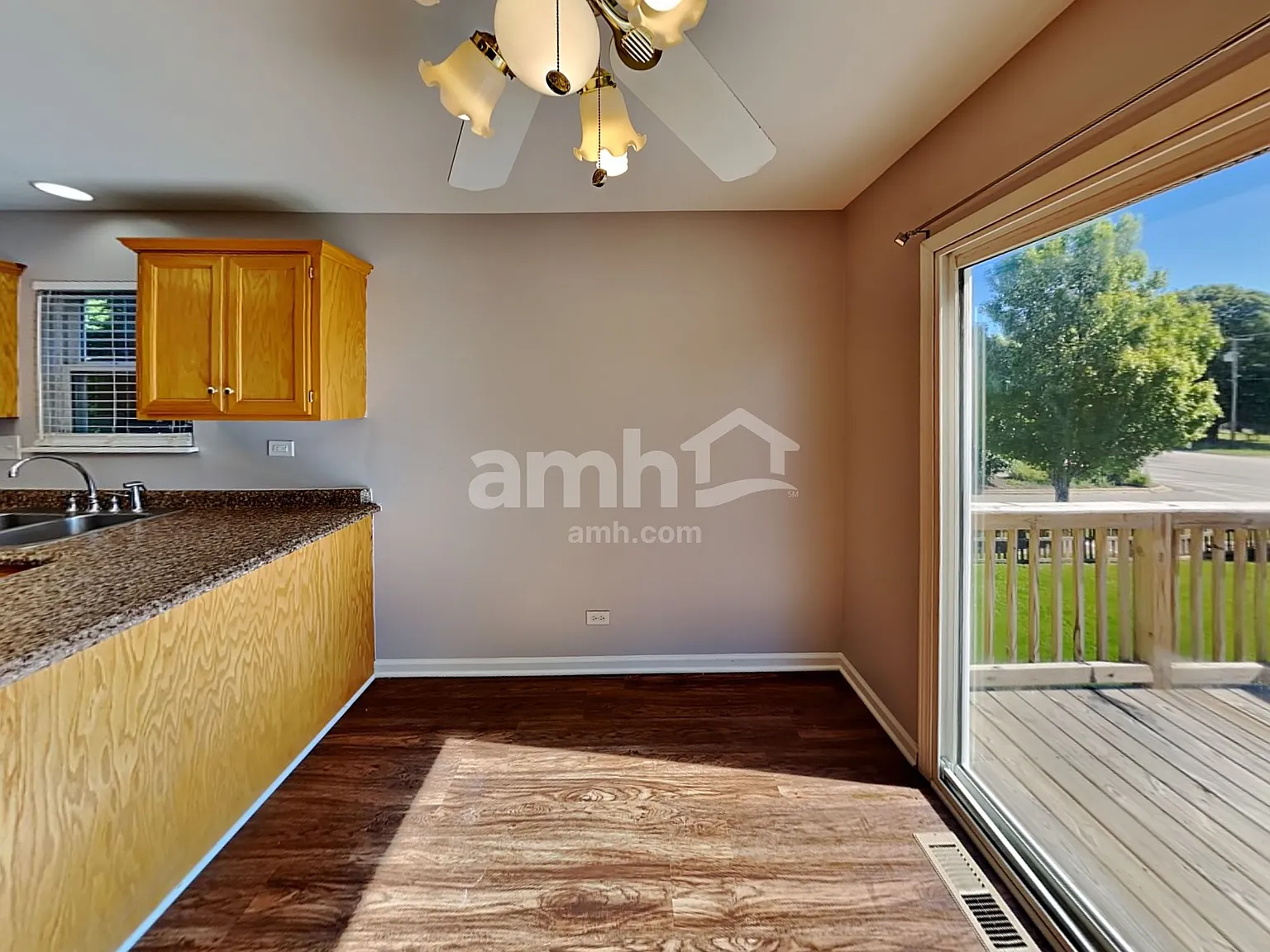 4 bed, 3.0 bath, 2324 sqft, $3,385 — Photo 4