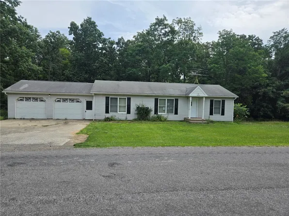 2885 County House Woods Rd, Bluff Pt, NY 14478