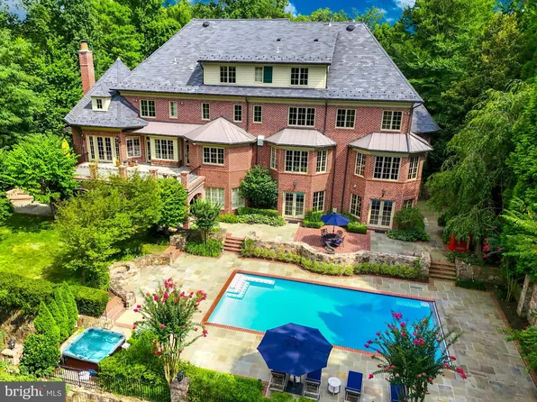 852 Alvermar Ridge Dr, Mc Lean, VA 22102