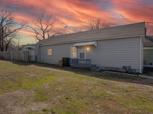 711 Pottawatomie St, Leavenworth, KS 66048