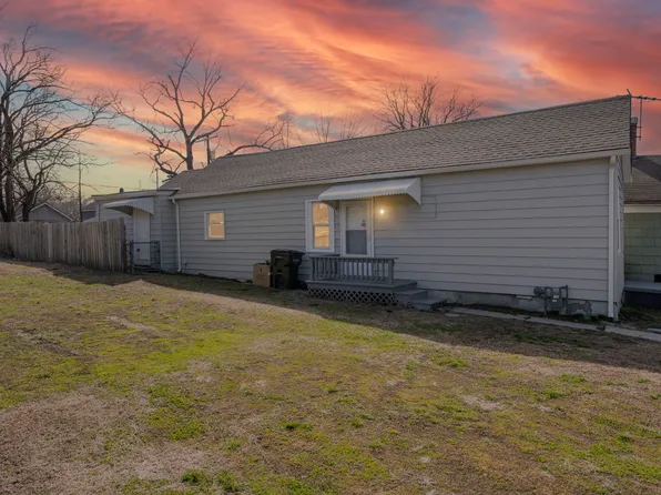 711 Pottawatomie St, Leavenworth, KS 66048