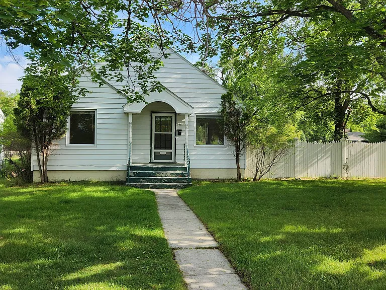 540 Beverly Ave — Photo 1