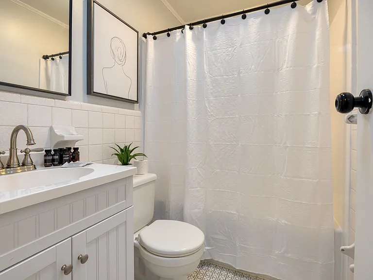 1424 Moultrie St — Photo 17