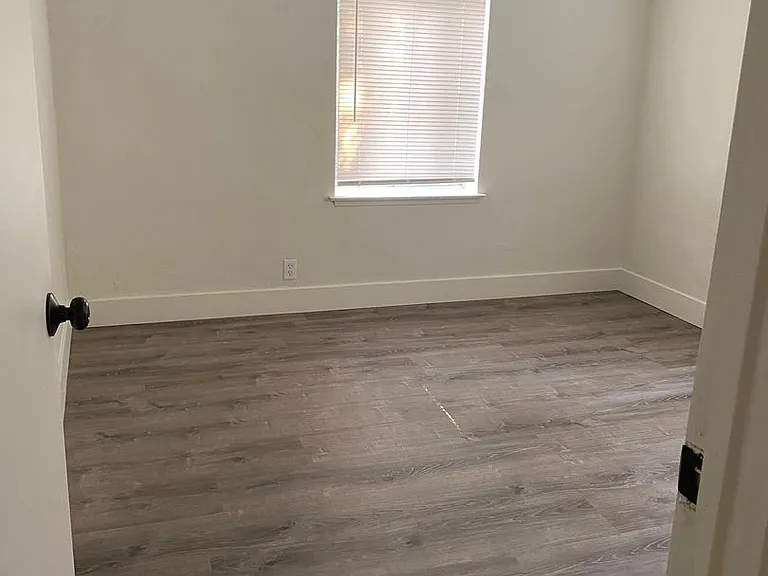 1642 Mulberry St — Photo 11