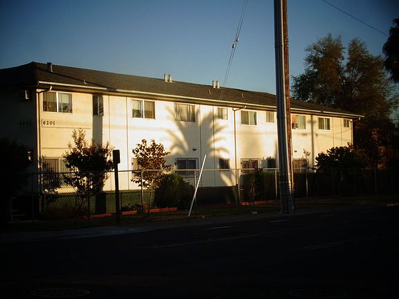 3rd image of 6201 Martin Luther King Jr Blvd APT 10