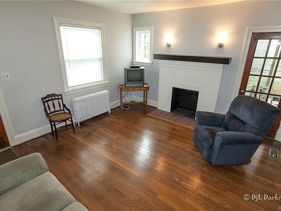 3rd image of 1227 Stanhope Ave