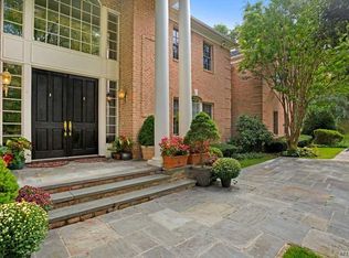 2 White Birch Rd, Syosset, NY 11791