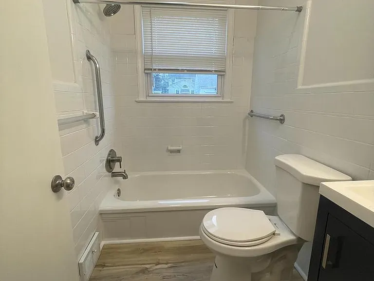 105 Breslin Ave — Photo 8