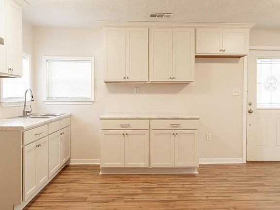 3rd image of 13385 Blackgum St