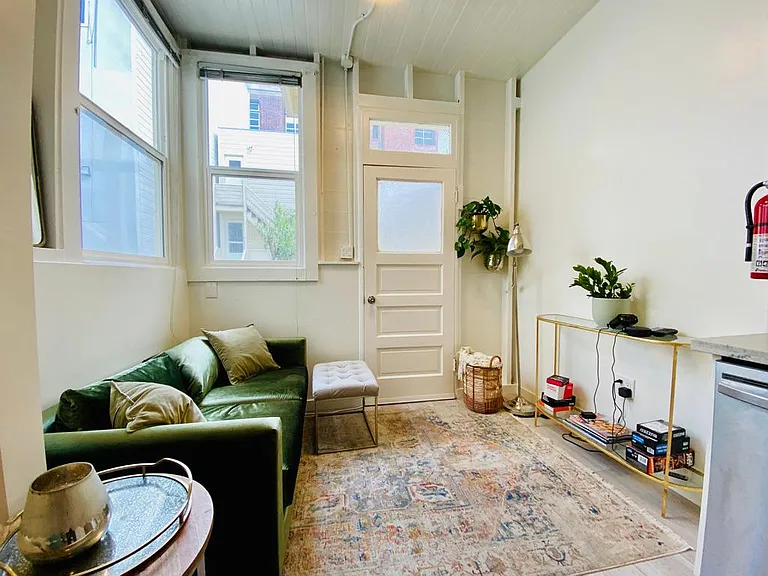Breakfast nook - south .