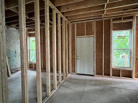 2nd image of 5172 Kensington Ave