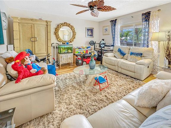 4th image of 4633 Bayshore DR #M6