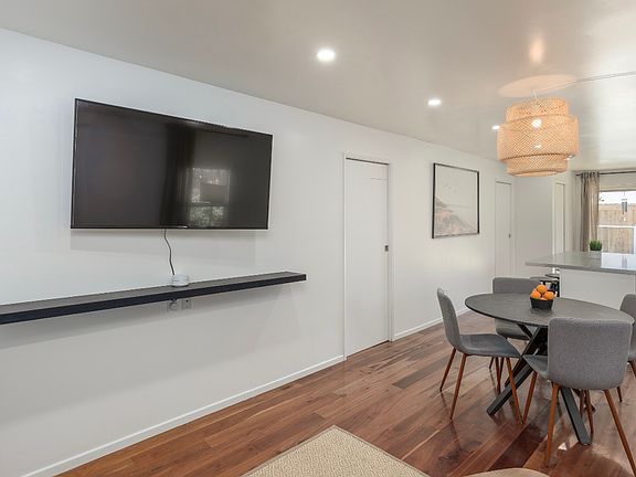 5th image of 1751 Julian Ave #2