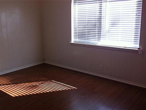 5th image of 1307 Hillcrest St
