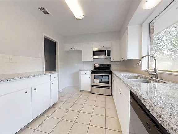 5th image of 805 Green Pastures Dr