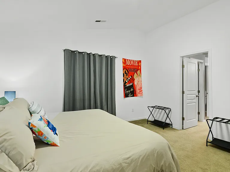 1862 W 25th Ct — Photo 6