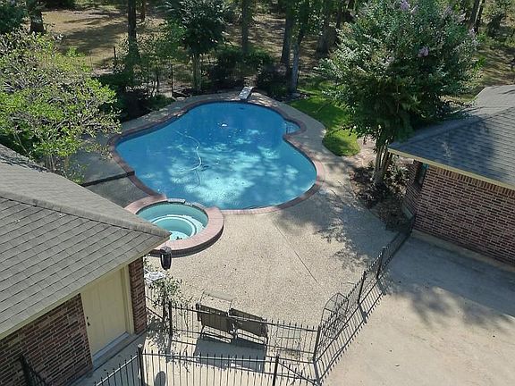 2nd image of 1019 Spanish Cove Dr