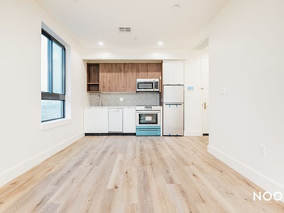 4th image of 380 Grove St #6P
