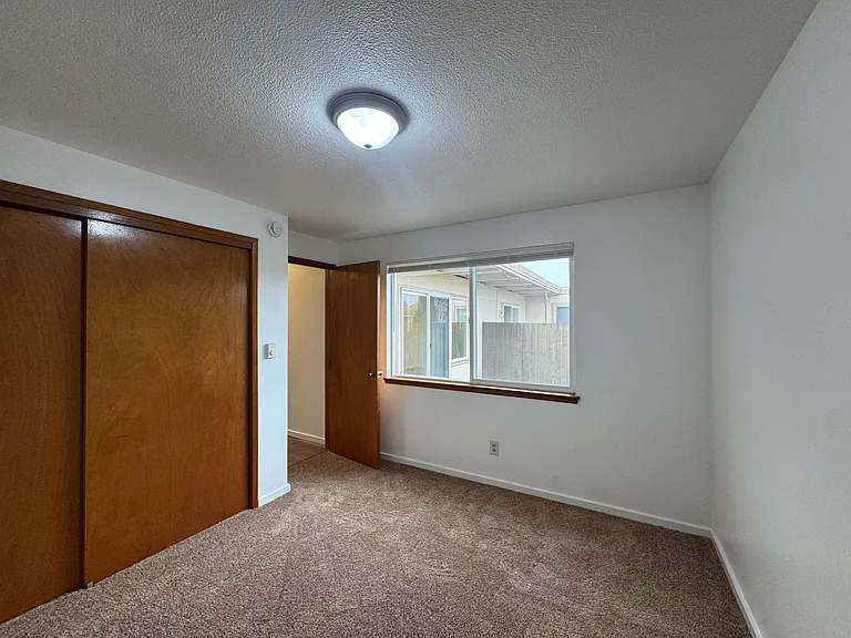 Olympic Plaza Apartments — Photo 11