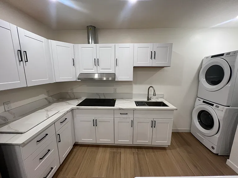 2422 Megan Ct — Photo 16