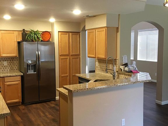 3rd image of 1345 W Menadota Dr