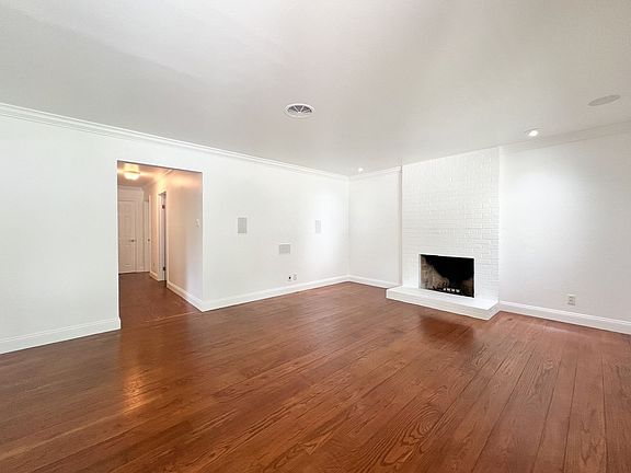 4th image of 3432 Baxter Ave