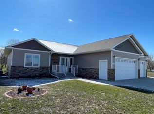 1298 N Crailsheim Rd, Worthington, MN 56187