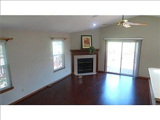 5th image of 4946 Wisteria Dr
