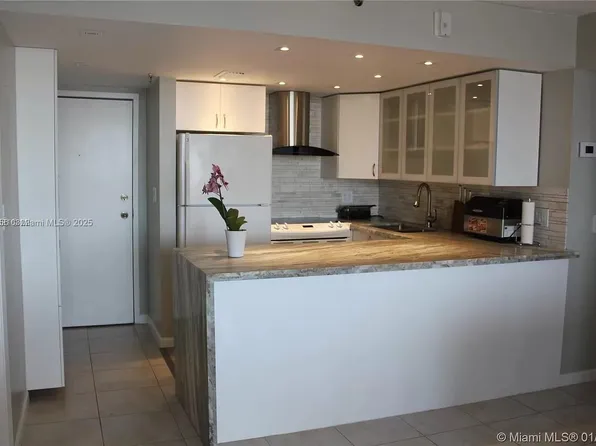 1010 NW 11th St APT 601, Miami, FL 33136