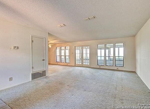 3rd image of 601 Deerwood Dr