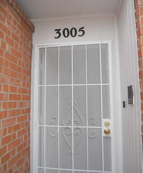 3005 Barkarian Pl — Photo 3