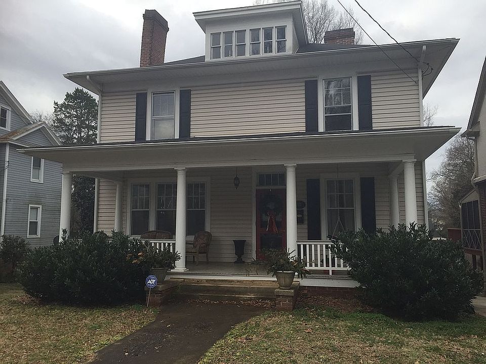 1st image of 130 College Ave