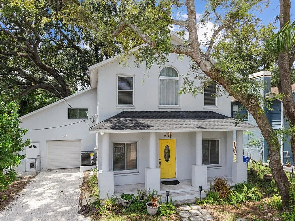 3 bed, 3.0 bath, 2180 sqft, $2,400 — Photo 1