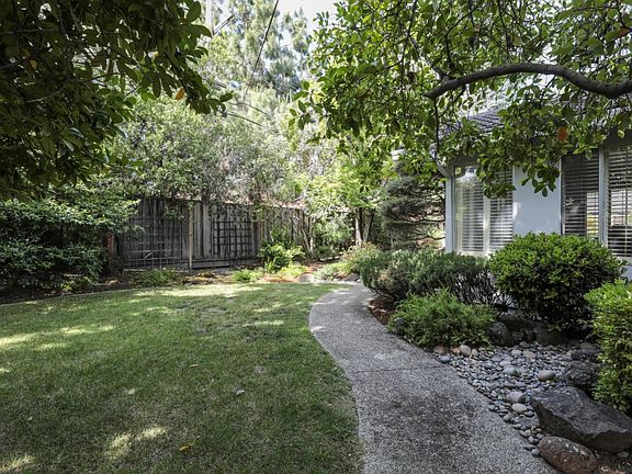 5th image of 18944 Mellon Dr