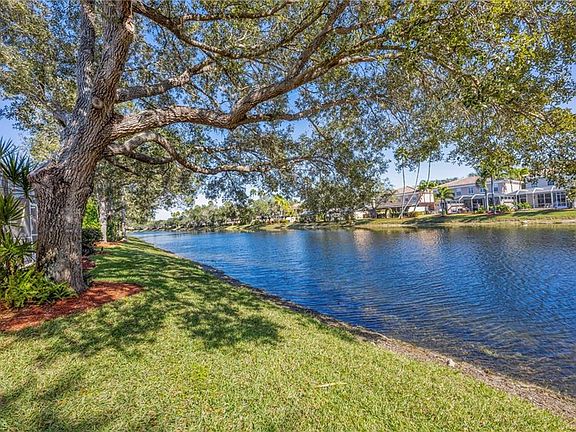 5th image of 5561 Cove CIR