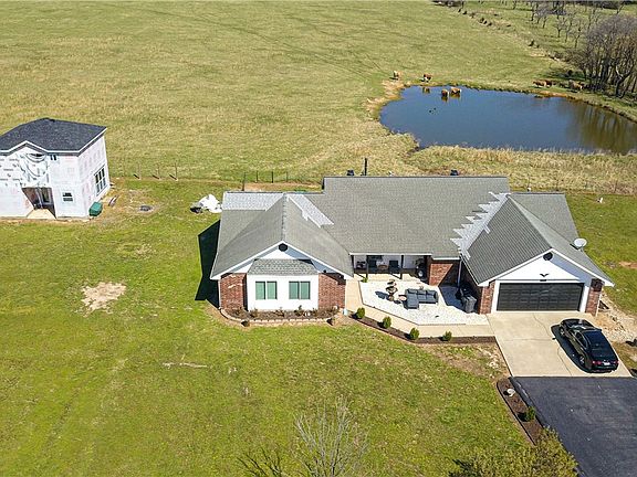 4th image of 2449 W Perry Rd