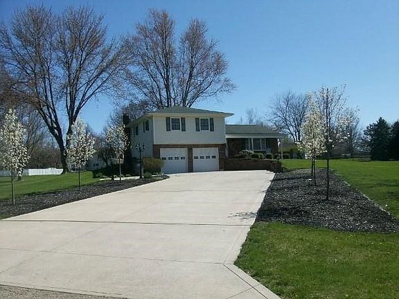 3rd image of 7675 Oberlin Ct NW